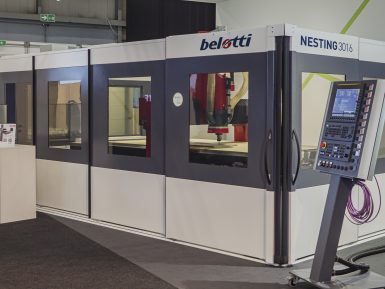 Belotti Nesting 3016 centro CNC a 3 assi con cabina perimetrale e apertura angolare